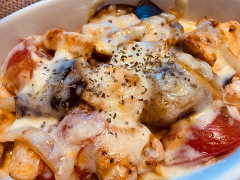 《簡単!》鶏肉とナスとトマトのチーズグリル♡